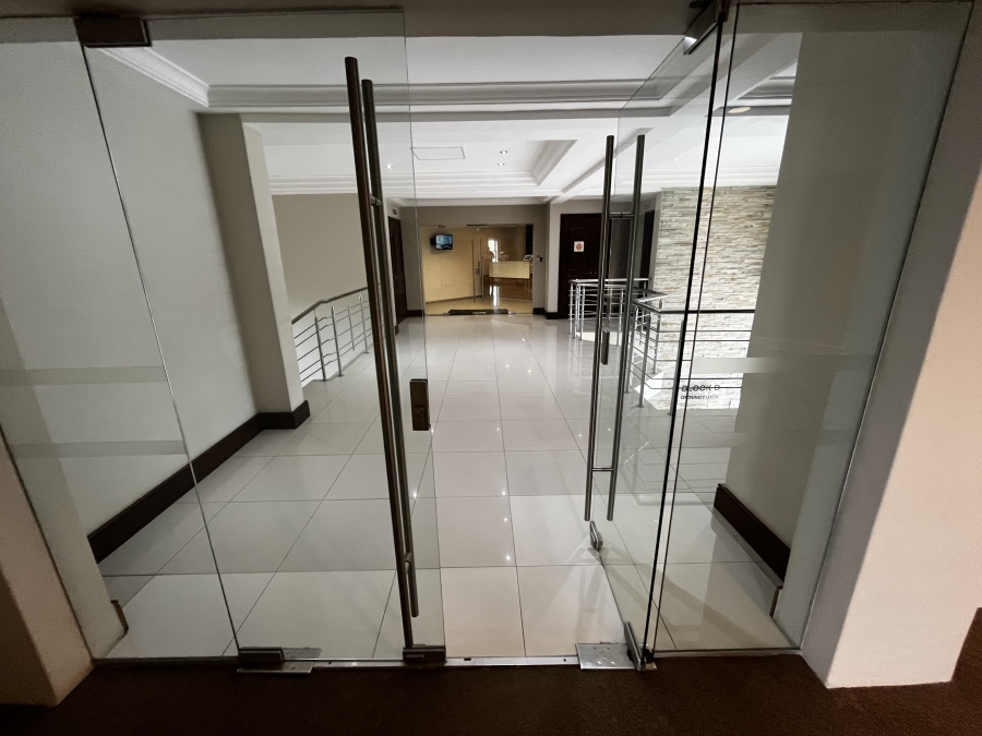 To Let commercial Property for Rent in Rosenpark Western Cape